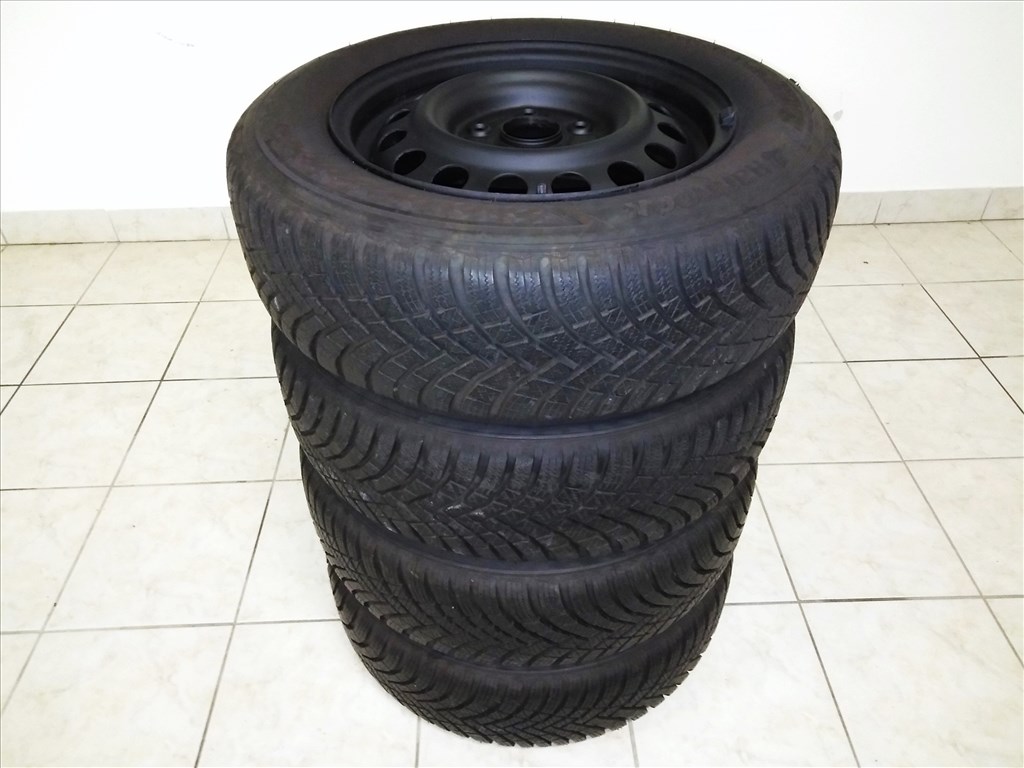 Eladó gyári Suzuki SX-4 R15 lemezfelnik, rajta újszerű 195/65 Hankook téli gumi garnitúra 1. kép