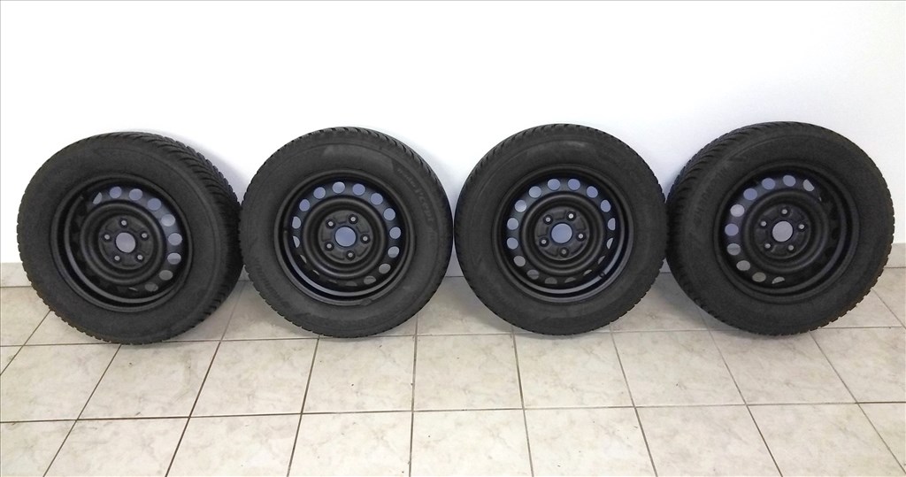 Eladó gyári Suzuki SX-4 R15 lemezfelnik, rajta újszerű 195/65 Hankook téli gumi garnitúra 2. kép