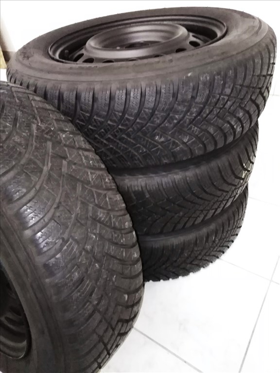 Eladó gyári Suzuki SX-4 R15 lemezfelnik, rajta újszerű 195/65 Hankook téli gumi garnitúra 7. kép