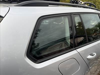 Volkswagen Golf VII Jobb oldal üveg
