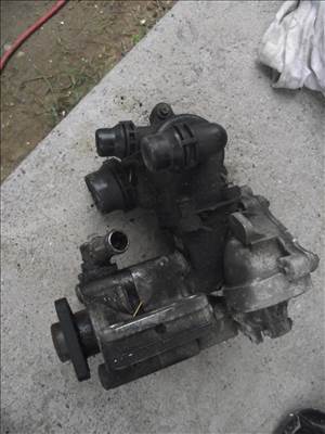 BMW E87 116I szervószivattyú vízpumpa  6769598