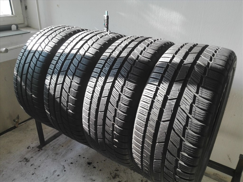 255/50R19 Toyo téli gumi garnitúra 255/50 r19 3. kép