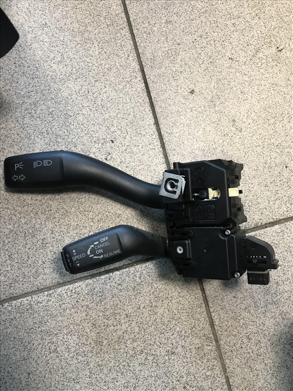 Audi A3 (8P) tempomat kar+burkolat 8p0953513b 2. kép