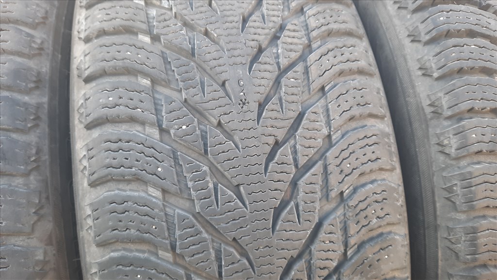 235/55 R18 Nokian Téli gumik 4. kép