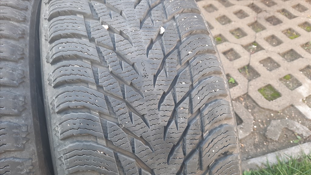 235/55 R18 Nokian Téli gumik 5. kép