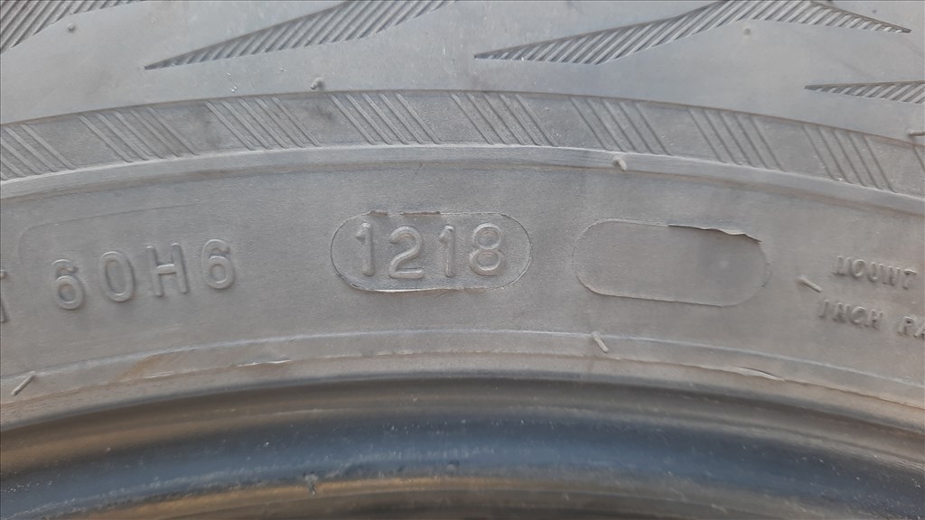 235/55 R18 Nokian Téli gumik 7. kép