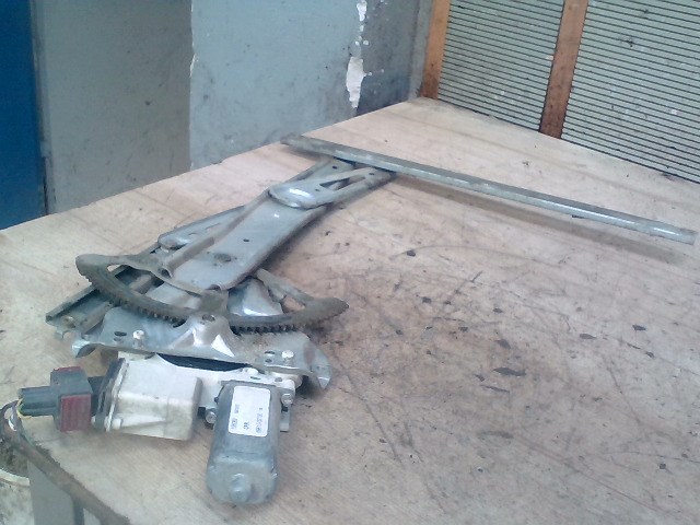 TOYOTA COROLLA E120 04.06-07.01 Jobb első ablakemelő szerkezet elektromos 1. kép