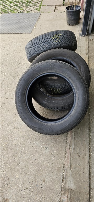  215/65 R17" használt Firestone Winterhawk 4 XL téli gumi gumi 1. kép