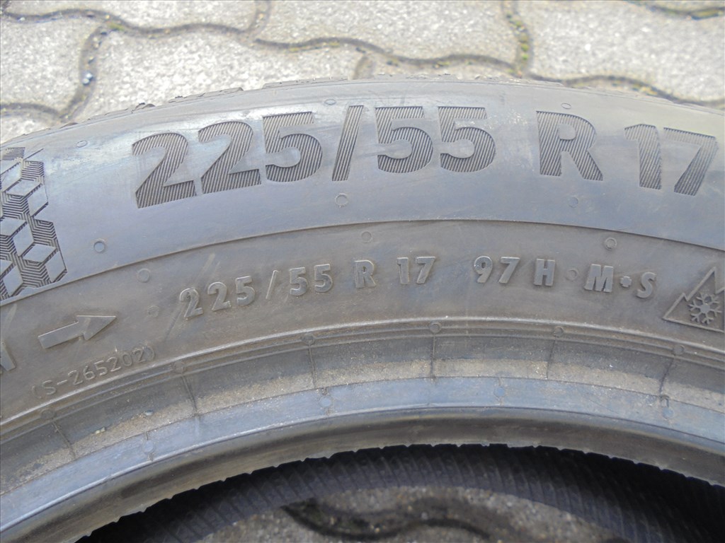 225/55 R 17-es szinte új 1 db Continetal 2023-as Téli gumi eladó 3. kép