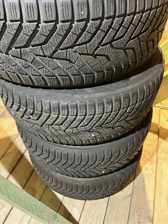  235/4519" újszerű Yokohama téli gumi gumi 7. kép