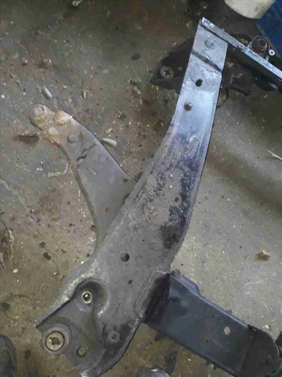 Ford Mondeo III Elsõ Bölcsõ 4. kép