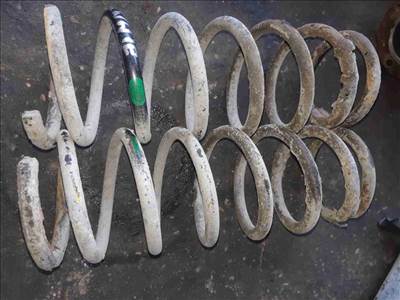 Suzuki Jimny Hátsó Rugó Pár