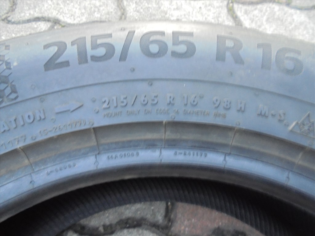 1 db 215/65 R 16-os szinte új Continental téli gumi eladó 5. kép