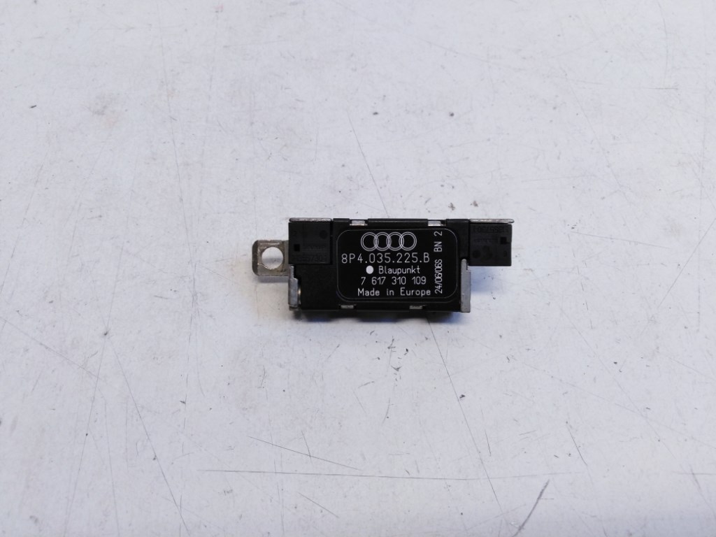 Audi A3 5 ajtós (8P) antennaerõsítõ (antenna erõsítõ) 8P4035225B 7617310109 1. kép