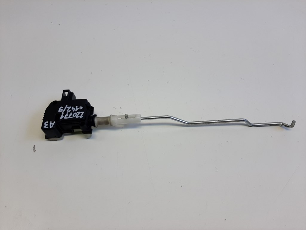 Audi A3 3 ajtós (8P) csomagtérajtózár motor 4B9962115C 2. kép