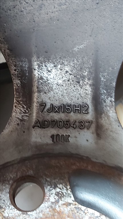  4x100 lyukosztású 15" használt Artec alufelni, rajta 195/50 használt Kormoran nyári gumi gumi  5. kép