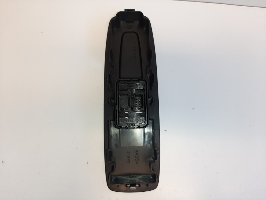 Renault Megane jobb elsõ ablakemelõ kapcsoló 829507746R 2. kép