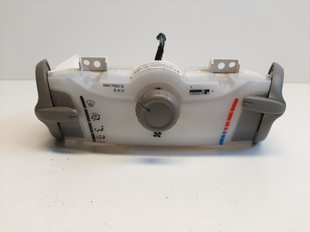 Toyota Aygo (AB10) fûtéskapcsoló (fûtés kapcsoló) 558000H010 1. kép