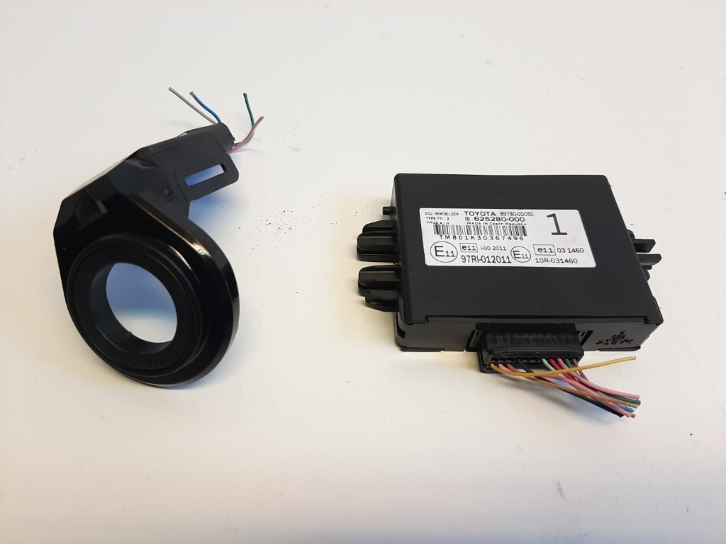 Toyota Yaris (XP130) motorvezérlõ 896610DR80 0261S09783 3. kép