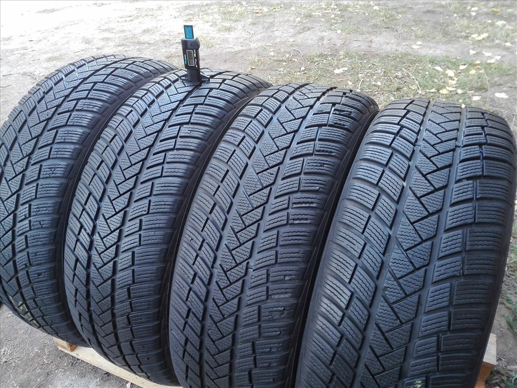 235/55R19 Vredestein téli gumi garnitúra 235/55 r19 2. kép