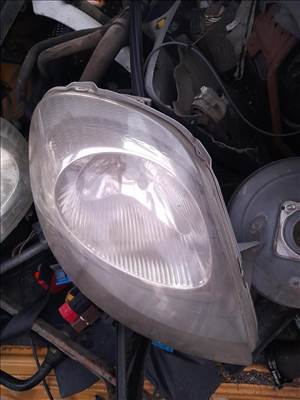 Renault trafic jobb első fényszóró 
