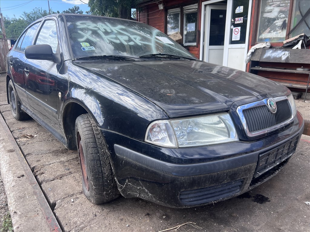 Skoda Octavia 1.6i bontott alkatrészei 1. kép