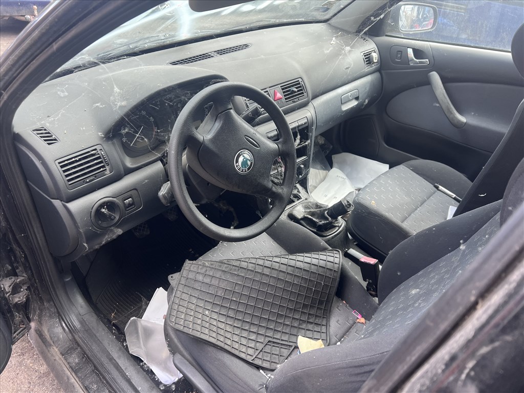 Skoda Octavia 1.6i bontott alkatrészei 3. kép
