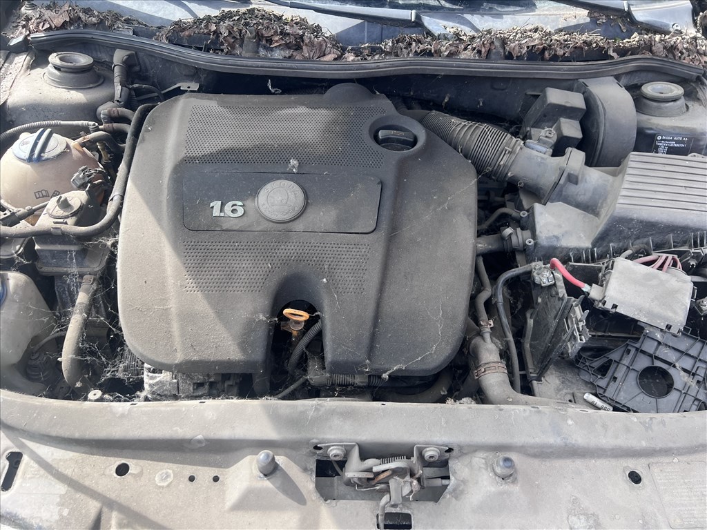 Skoda Octavia 1.6i bontott alkatrészei 4. kép