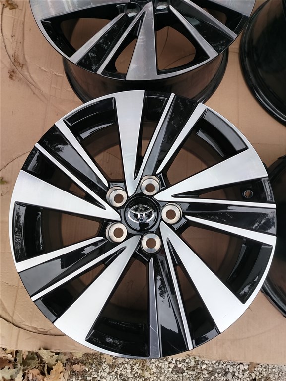  Toyota Corolla/Auris  17" (gyári felni) alufelni 3. kép