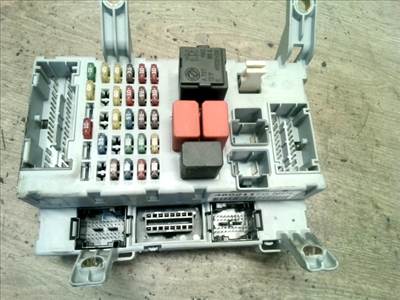 FIAT ALBEA 02.01.01-04.12.31 Biztosítéktábla BCM BSI BSM SAM GEM modul Utastér