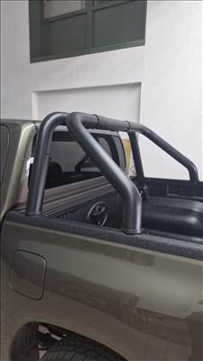 Toyota Hilux bukócső 