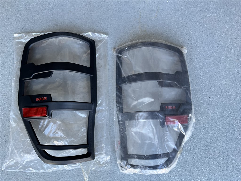 Ford Ranger T6, T7, T8 hátsó lámpa védő 15000Ft a 2db 1. kép