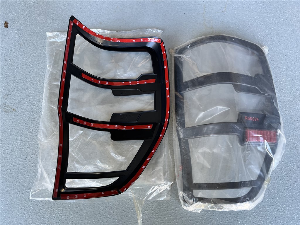 Ford Ranger T6, T7, T8 hátsó lámpa védő 15000Ft a 2db 2. kép
