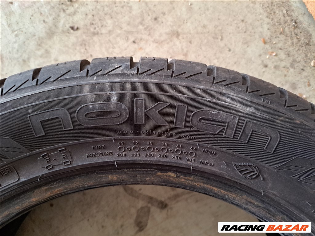 1db 215/55 R16 NOKIAN WR G2 Téli  gumi eladó!!! ára 5000Ft Állapota: 5-6mm minta 2. kép