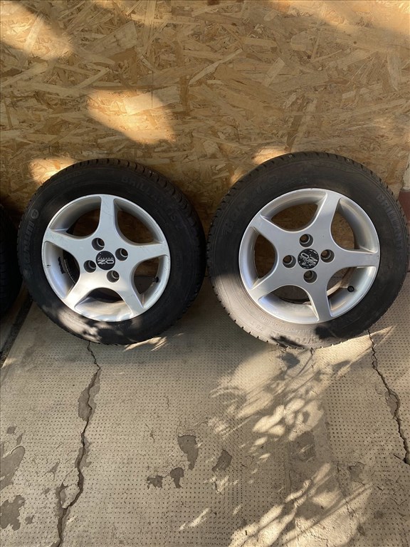  4x98 lyukosztású 13" használt OZ alufelni, rajta 155/70 használt Barum nyári gumi gumi  6. kép