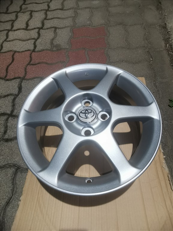 Eladó eredeti Toyota Yaris T Sport Alufelni 2. kép