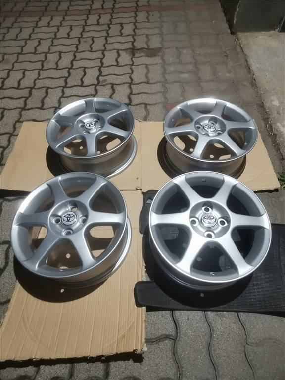 Eladó eredeti Toyota Yaris T Sport Alufelni 1. kép