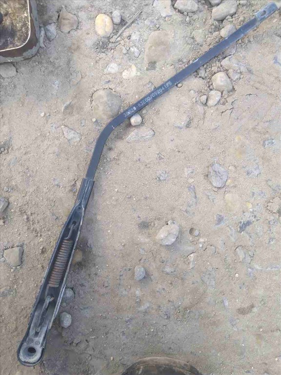 Suzuki Wagon R 98-10 Hátsó Ablaktörlõ Kar 38820-83E00 2. kép