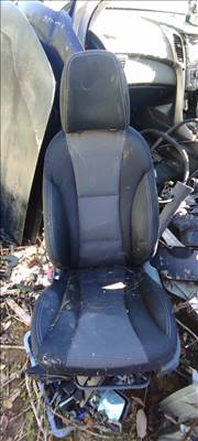 Hyundai i30 (GD) Bal első ülès