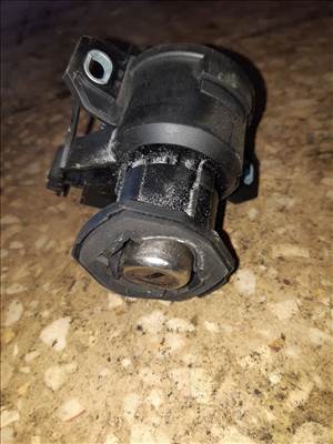 BMW E90 Csomagtérajtó Zárbetét