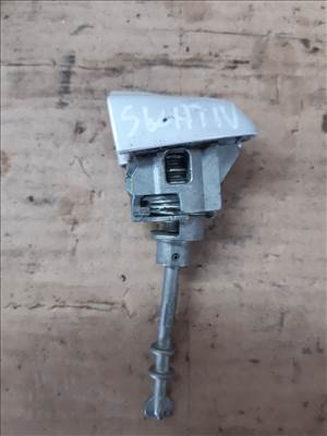 Suzuki Swift IV 10-17 Bal Első Ajtó Zárbetét