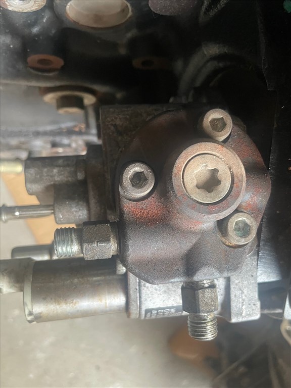 Opel Astra J 1.7 CDTI  DENSO 55586499 Nagynyomású szivattyú  Common Rail Szivattyú / Meriva B, Mokka 4. kép