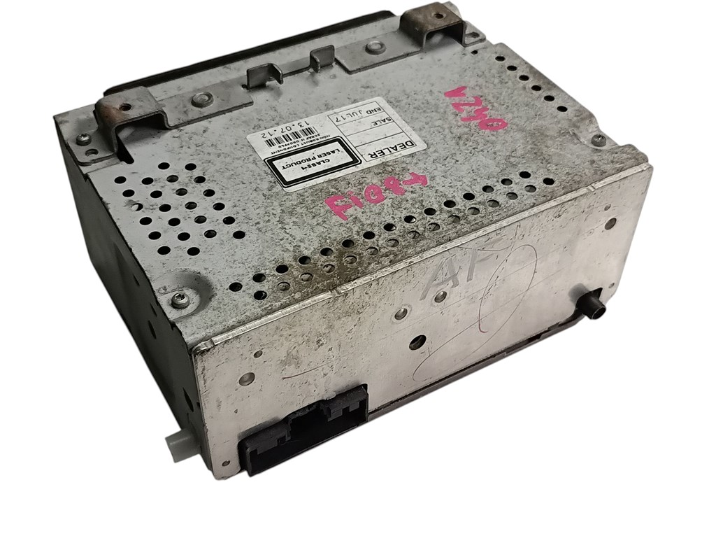 AA6T-18C815-AF Ford Fiesta Mk7 gyári CD rádió egys 2. kép