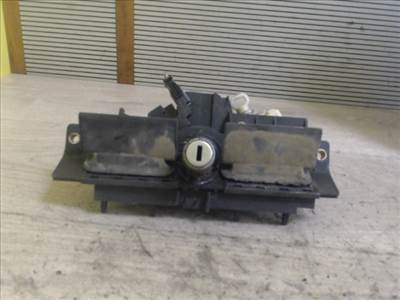 AUDI A6 97-04 Csomagtérajtó dugózár