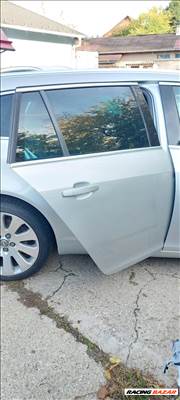 Opel Insignia A kombi jobb hatsó ajtó Z176 