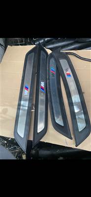 BMW 5-ös sorozat G30/G31 G30 G31 M küszöb díszléc szett