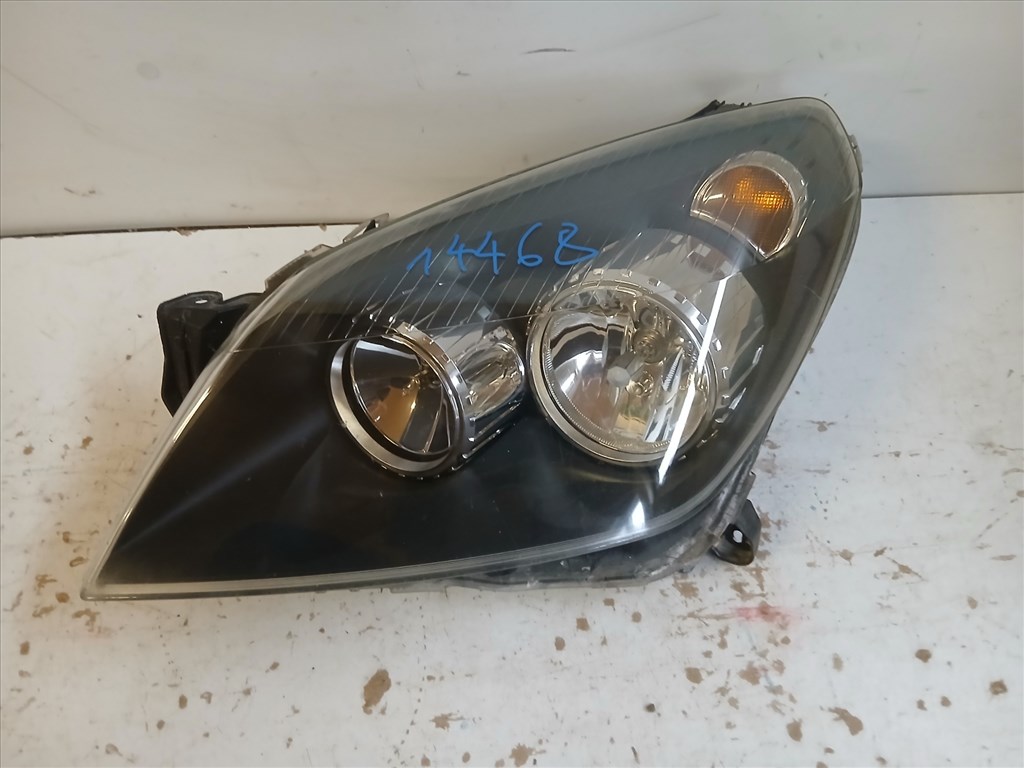 14448 Opel Astra H 2004-2010 Bal első Lámpa Fényszóró  a képen látható sérüléssel 1EG270370-01 1. kép