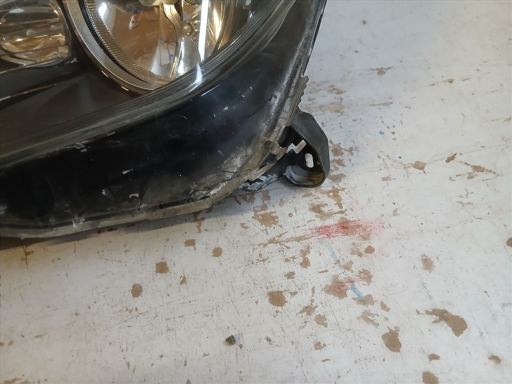 14448 Opel Astra H 2004-2010 Bal első Lámpa Fényszóró  a képen látható sérüléssel 1EG270370-01 3. kép