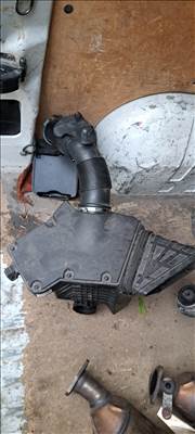 Audi A4 (B8 - 8K), Audi A5 (B8 - 8T), Audi A6 (C7 - 4G) légszűrőház  8k0133837q
