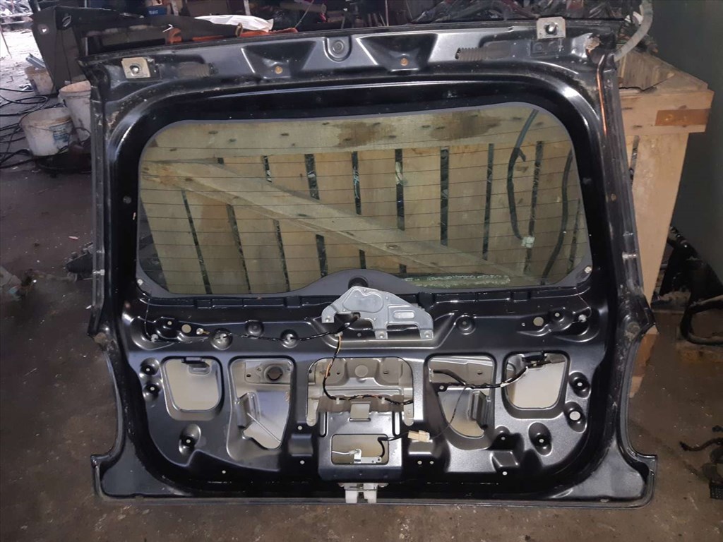 Suzuki SX4 Csomagtér Ajtó 2. kép